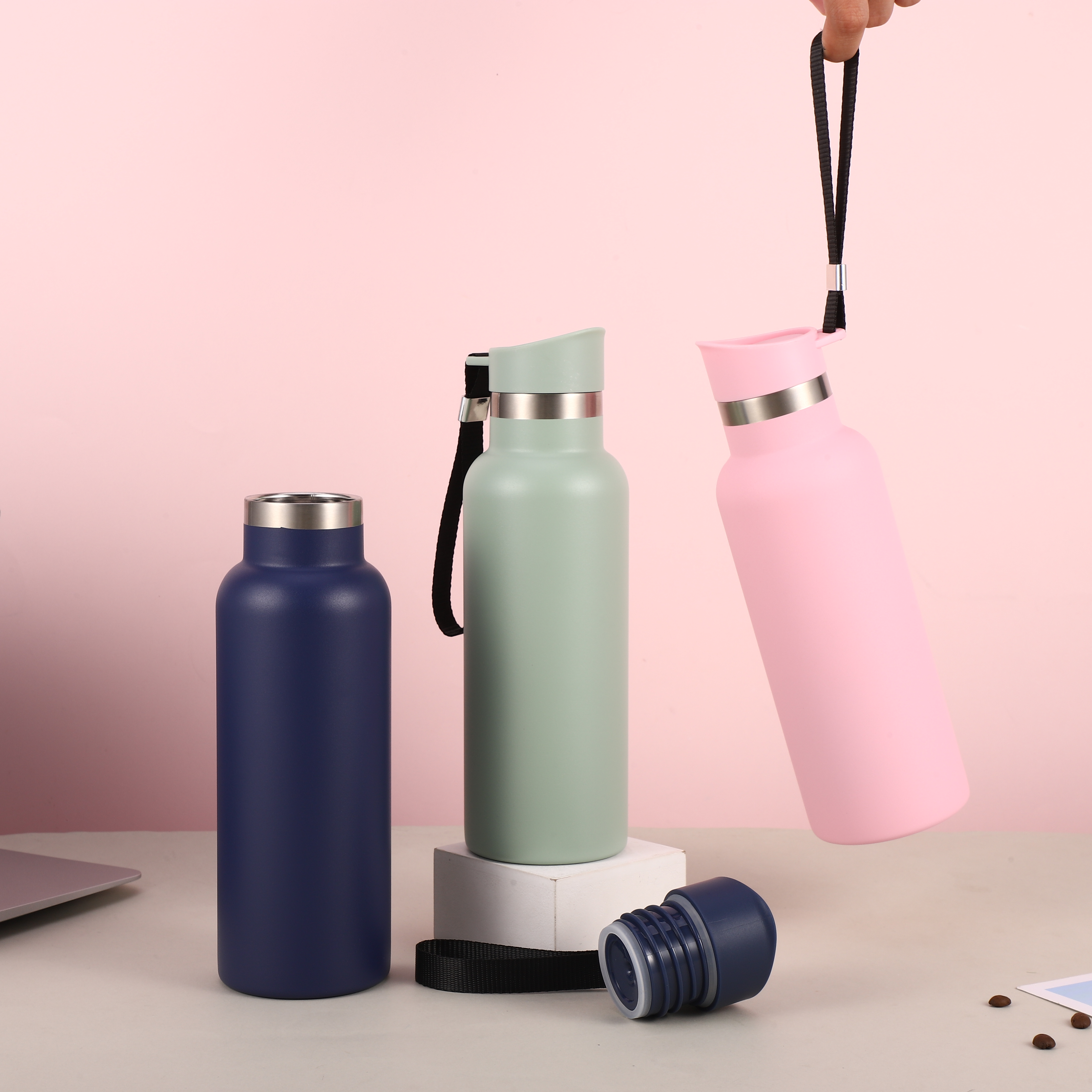 New Arrival Wholesale Custom logo Color Vacuum Thermos Cup Sports Stainless Steel Water Bottle with Lid Rope for Hiking Camping