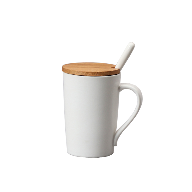 400ml Wholesale Custom Black And White Porcelain Mugs with Wooden Handle And Spoon