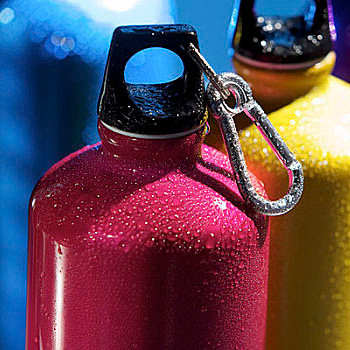 How are Metal Water Bottles Made?
